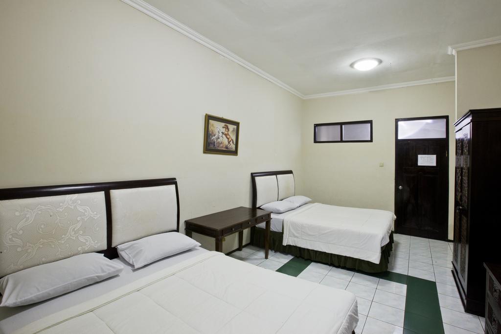 Hotel Galuh Anindita ยอกยาการ์ตา ภายนอก รูปภาพ